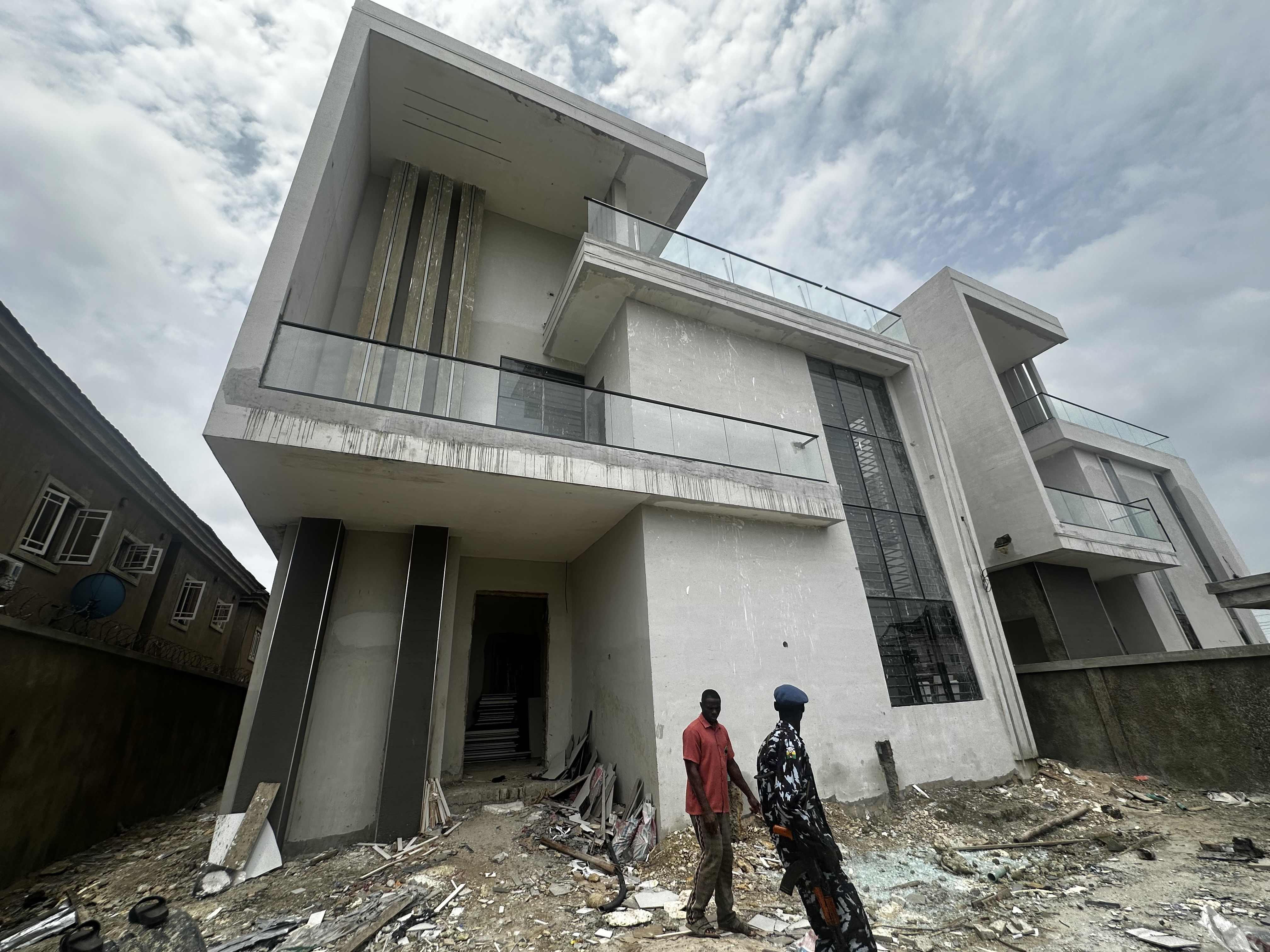 Luxury 6-Bedroom Detached Duplex with Automated Gate & Swimming Pool, image 1 of 12