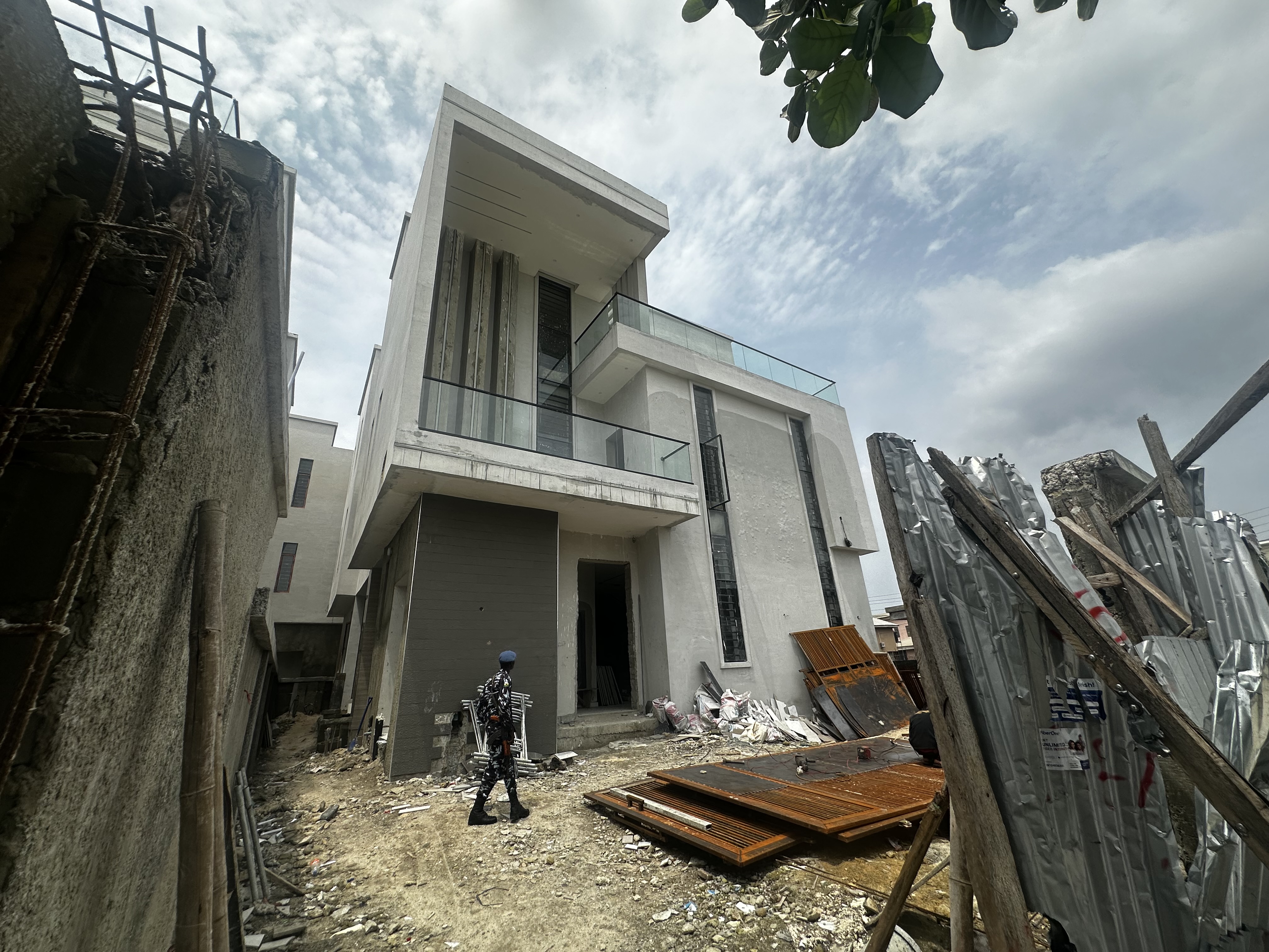 Luxury 6-Bedroom Detached Duplex with Automated Gate & Swimming Pool, image 4 of 12