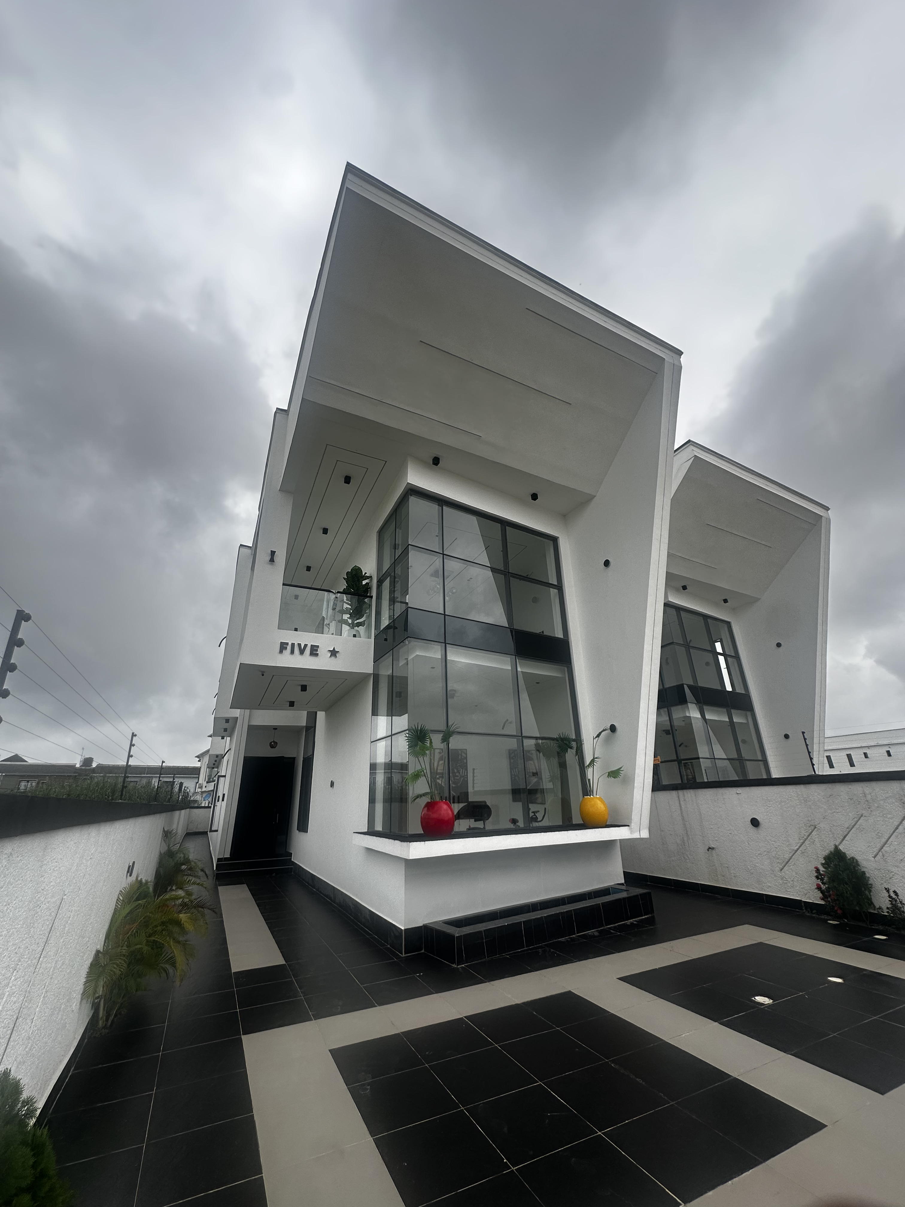 Stunning 5 Bedroom Detached Duplex with Gym, Pool and Cinema, image 1 of 13