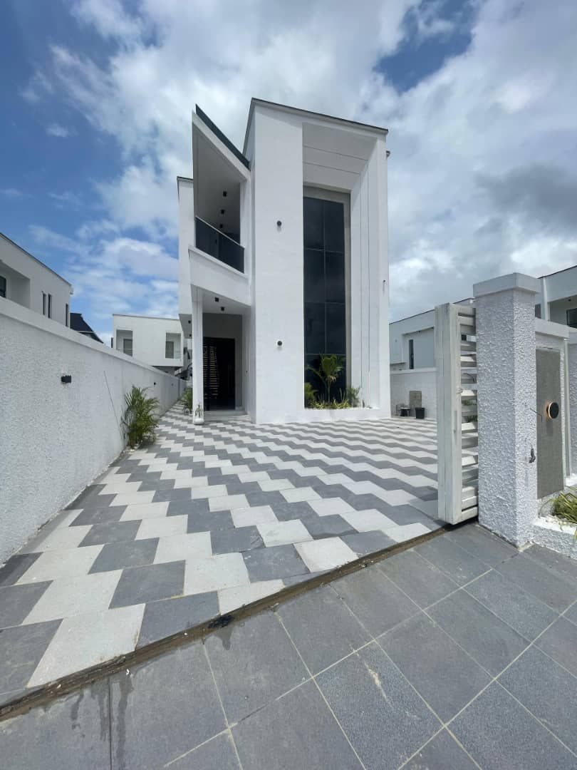 Beautiful 5 Bedroom Detached Duplex with an office space and a Pool, image 1 of 15